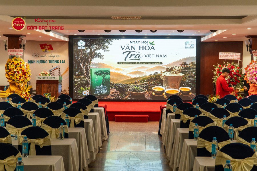 Sạn khấu và không gian chính của sự kiện